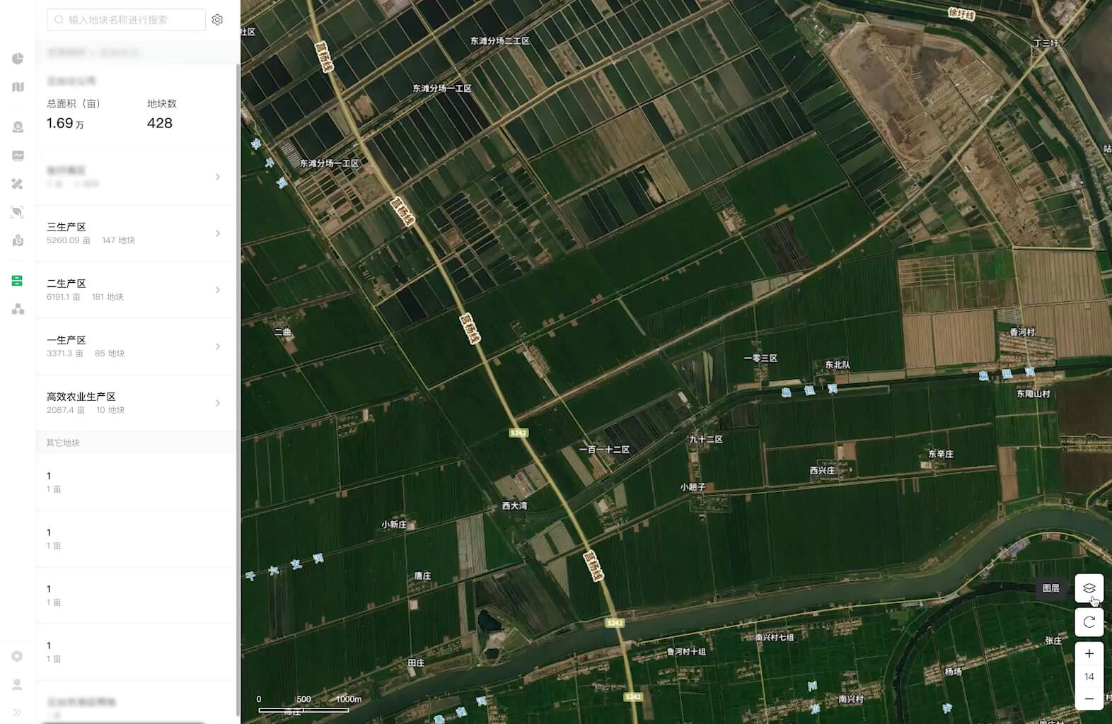 DJI SmartFarm Web · interface de gestão de parcelas no navegador · imagem oficial DJI